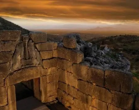 Aithra Garden House - Modern Near Mycenae Appartamento *