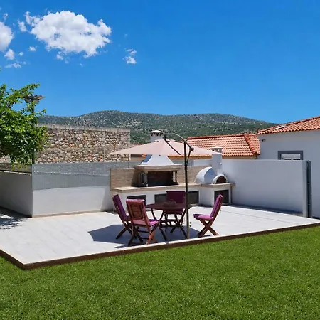 Appartamento Aithra Garden House - Modern Near Mycenae